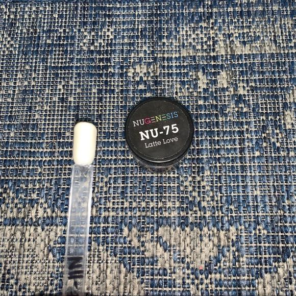 Nugenesis Other - nugenesis dip nail powder latte love